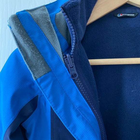 Berghaus 2 in 1 ski jacket - Picture 3 of 11